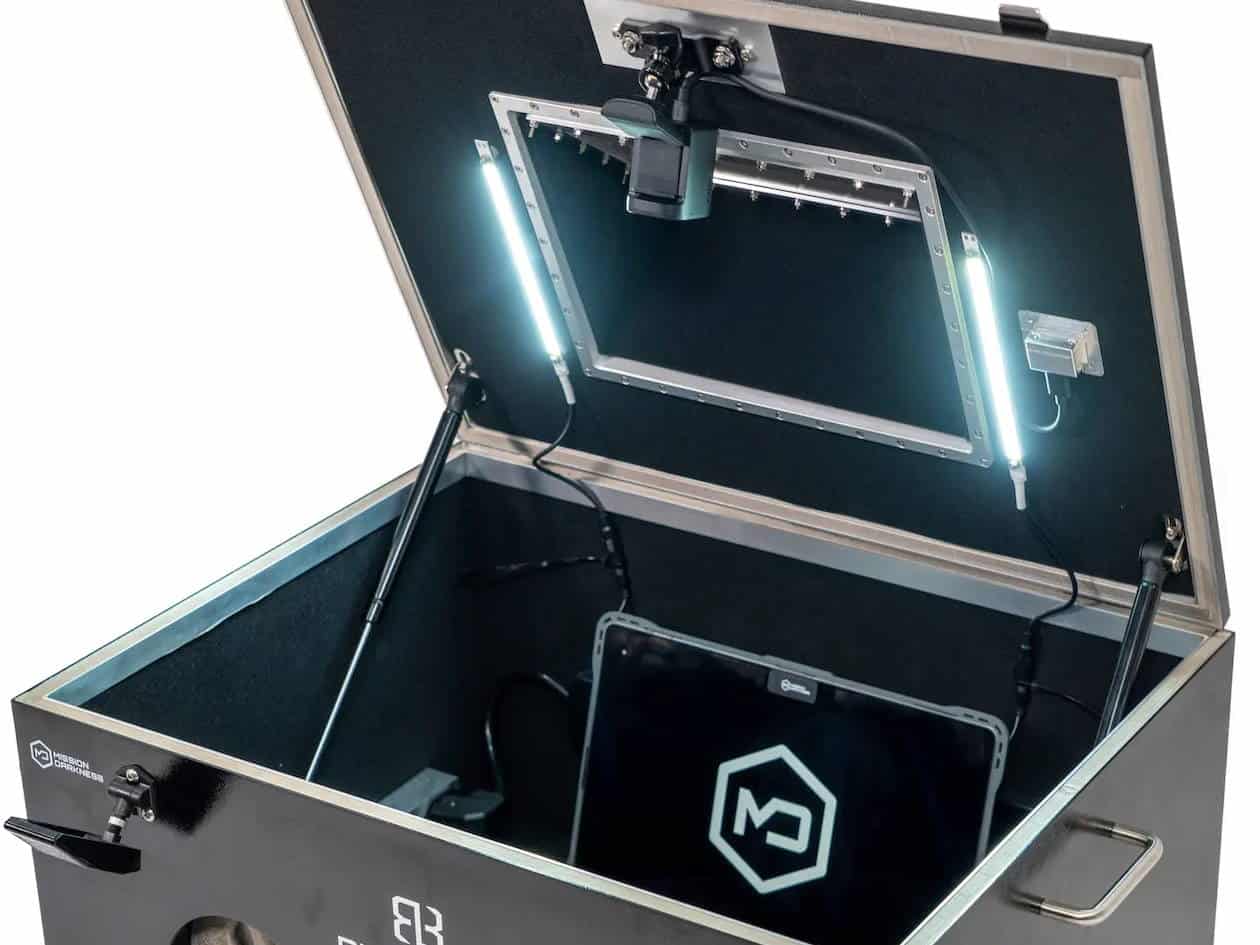 Cryptsec | Mission Darkness™ BlockBox Lab XL With Mounted Webcam and Tablet